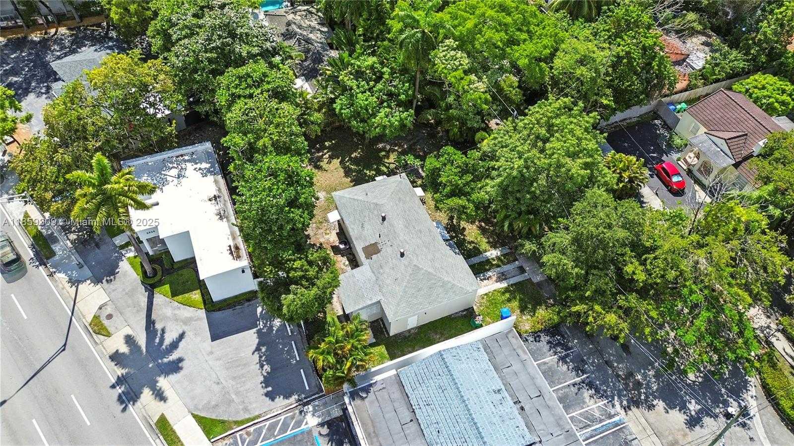 Small Image of 2545 SOUTH WEST 27 LN, Miami Number 22