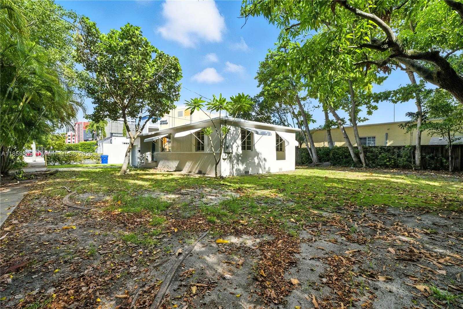Small Image of 2545 SOUTH WEST 27 LN, Miami Number 5