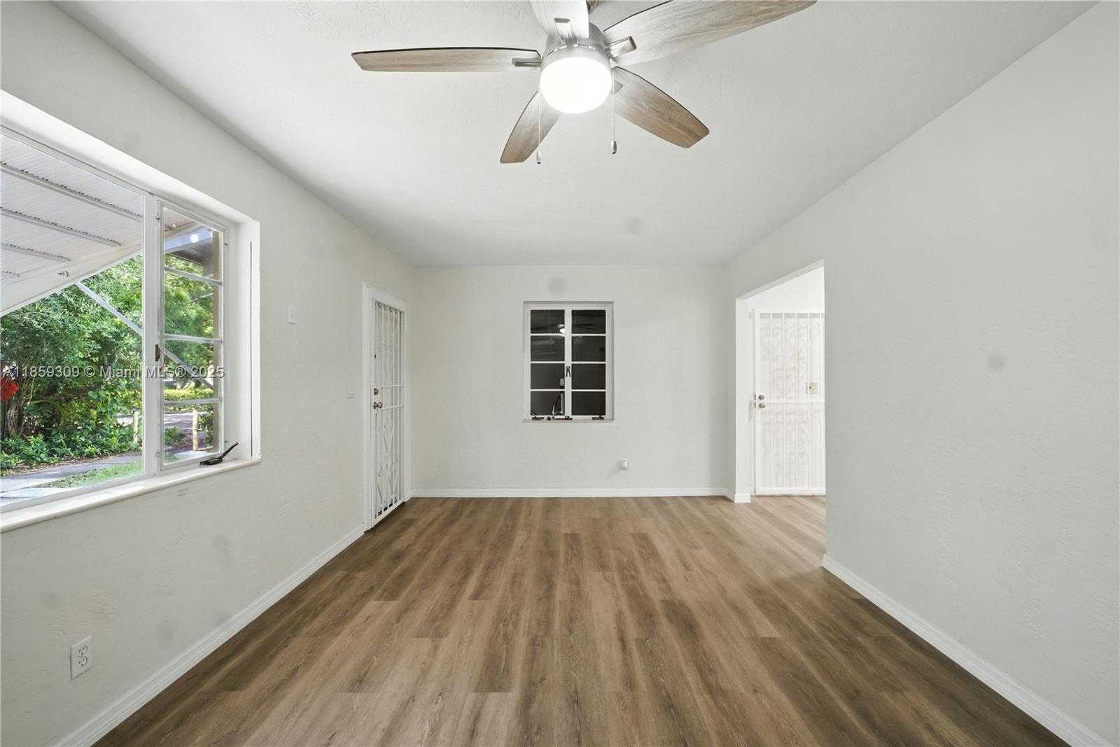 Small Image of 2545 SOUTH WEST 27 LN, Miami Number 7