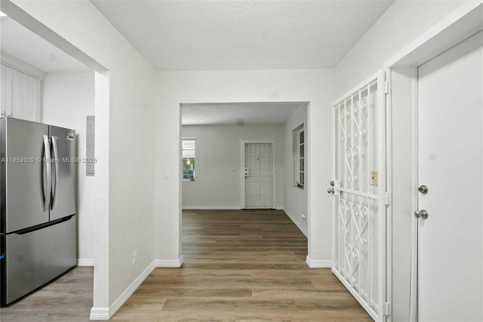 Small Image of 2545 SOUTH WEST 27 LN, Miami Number 9