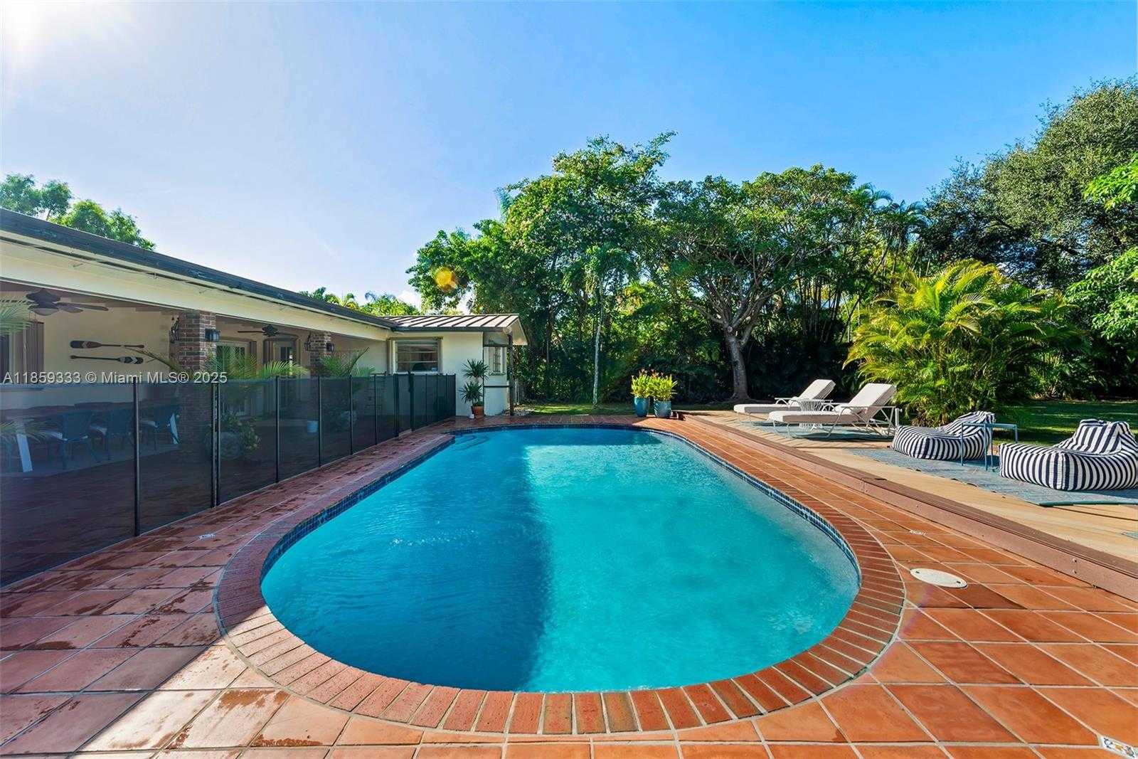 Small Image of 11420 SOUTH WEST 80TH RD, Pinecrest Number 10