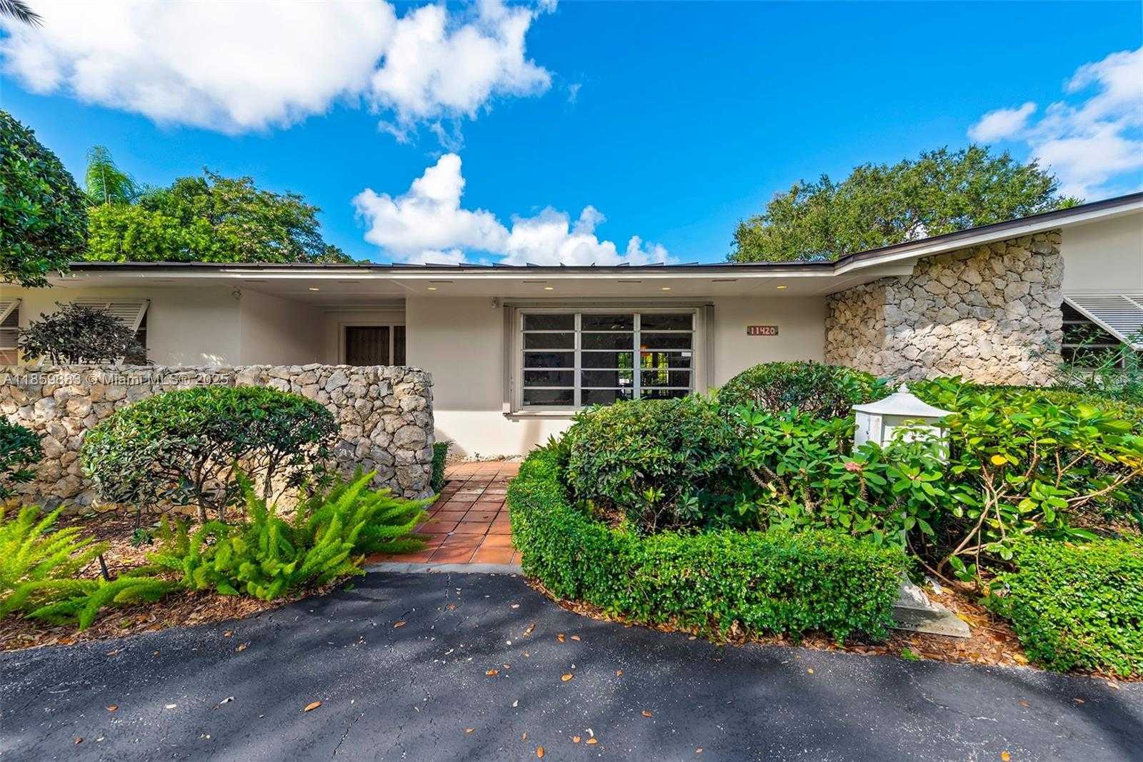 Small Image of 11420 SOUTH WEST 80TH RD, Pinecrest Number 13