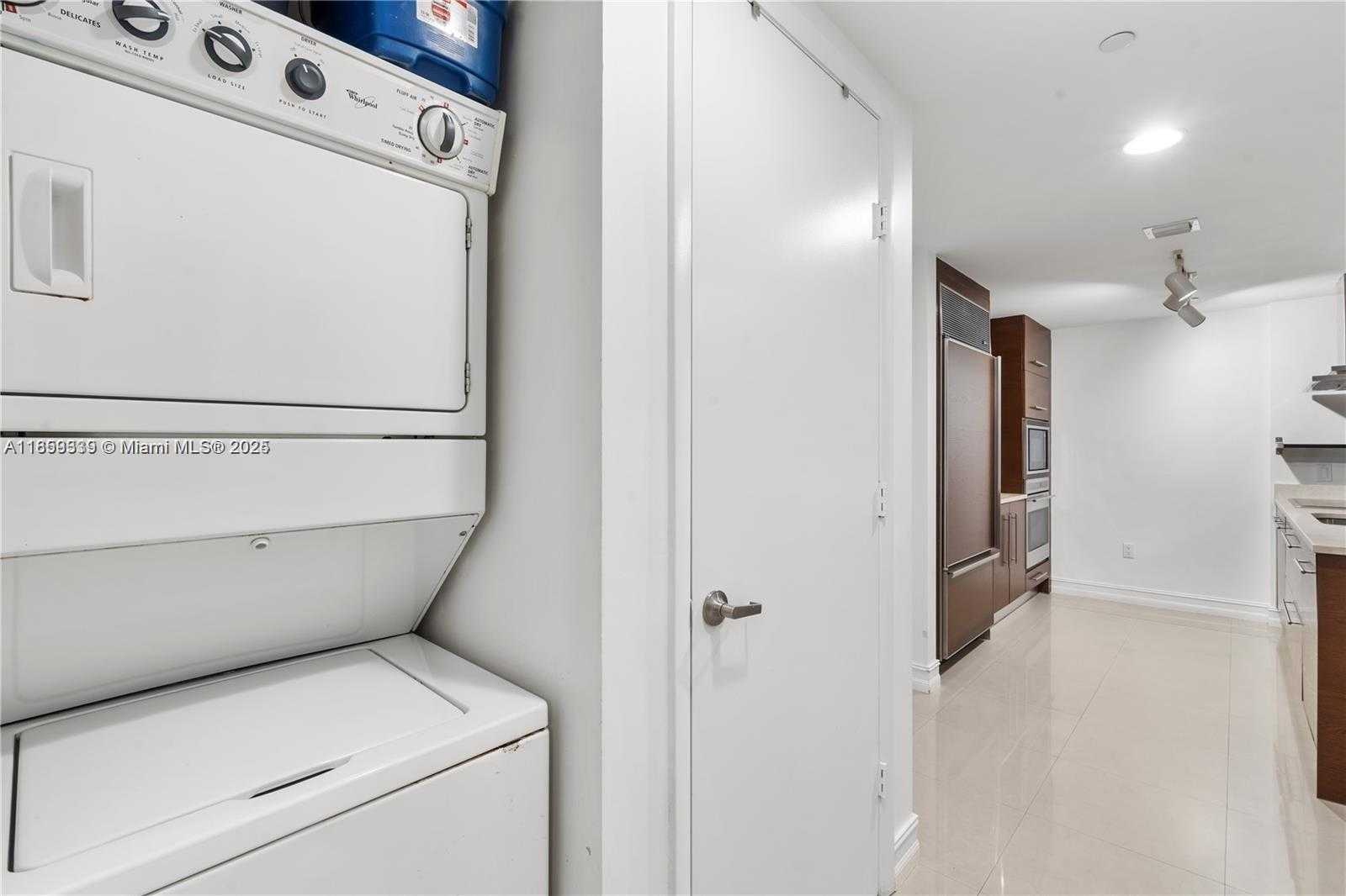 Small Image of 485 BRICKELL AVE #2003, Miami Number 15