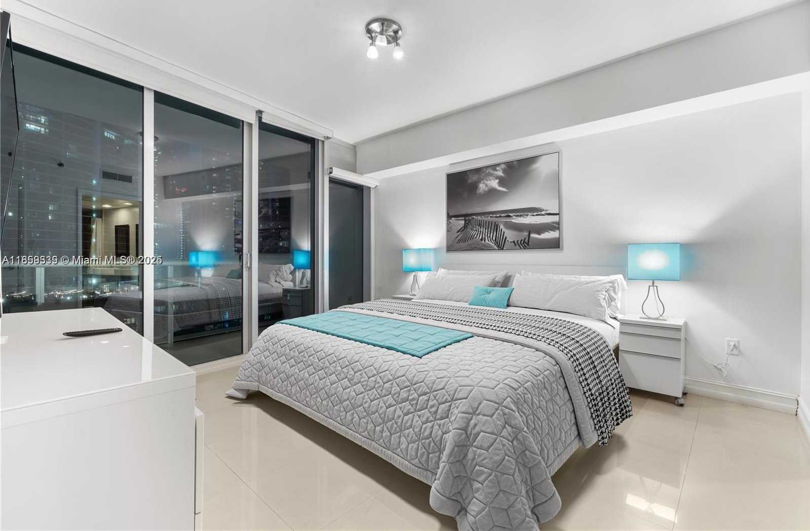 Small Image of 485 BRICKELL AVE #2003, Miami Number 4