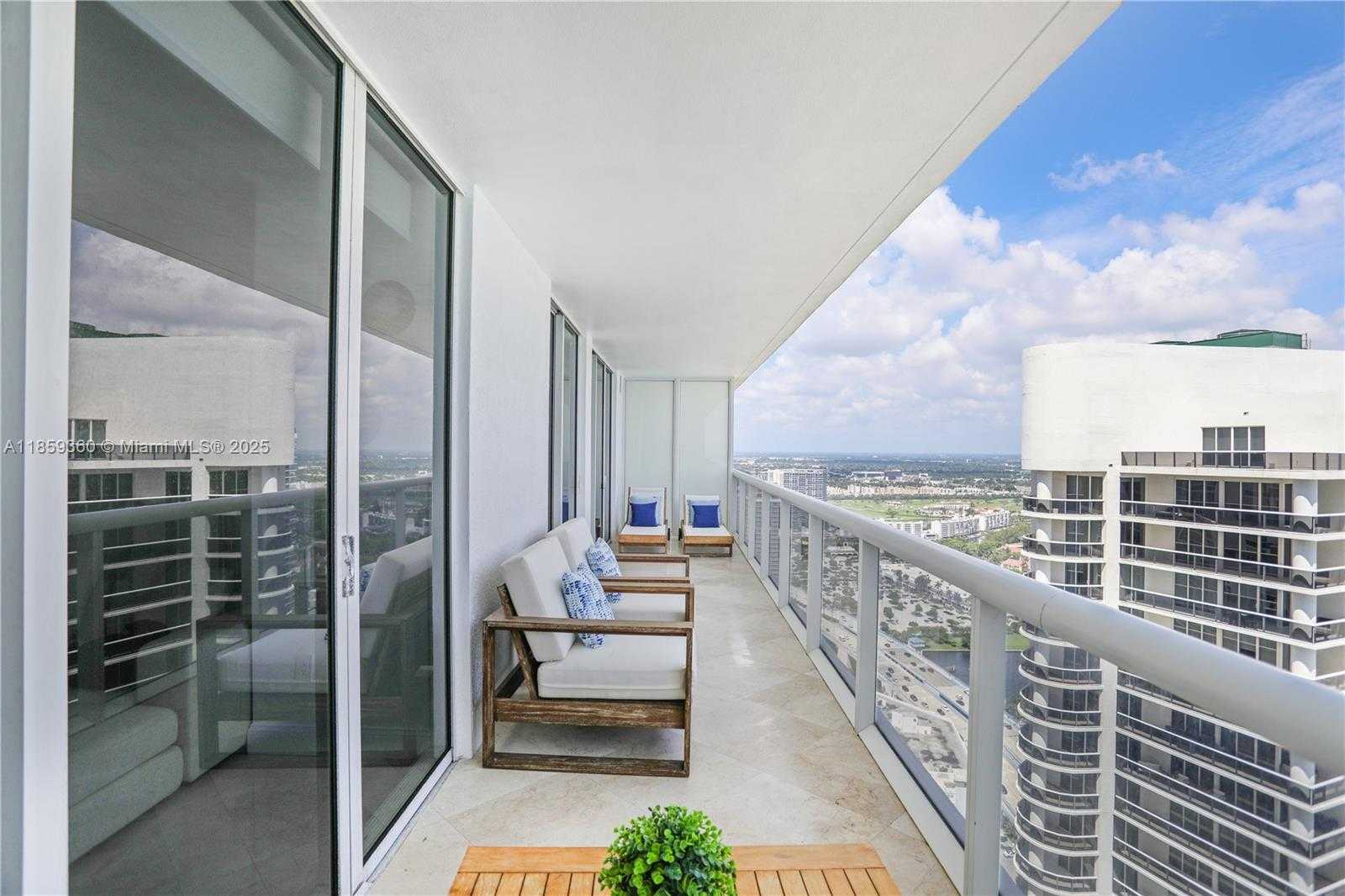 Small Image of 1830 SOUTH OCEAN DR #4511, Hallandale Beach Number 5