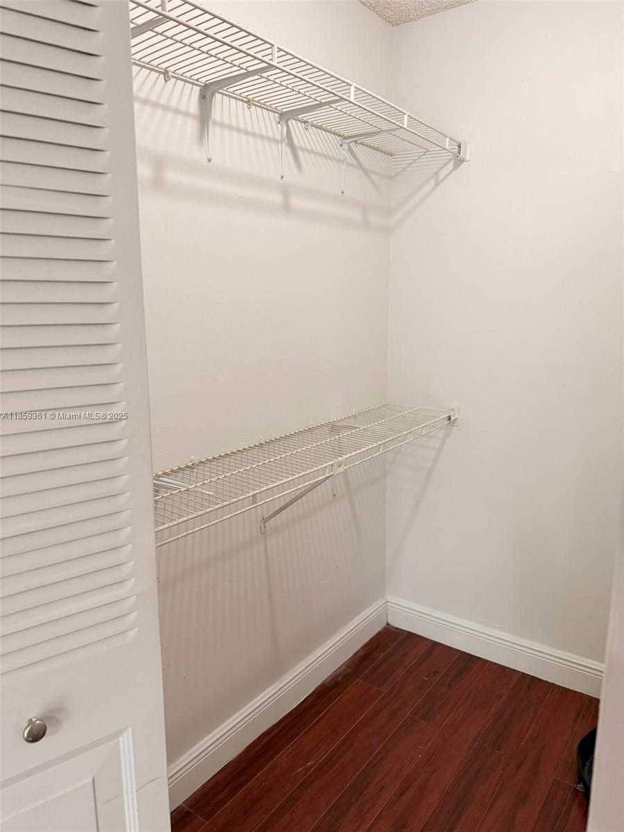 Small Image of 8160 GENEVA CT #205, Doral Number 15
