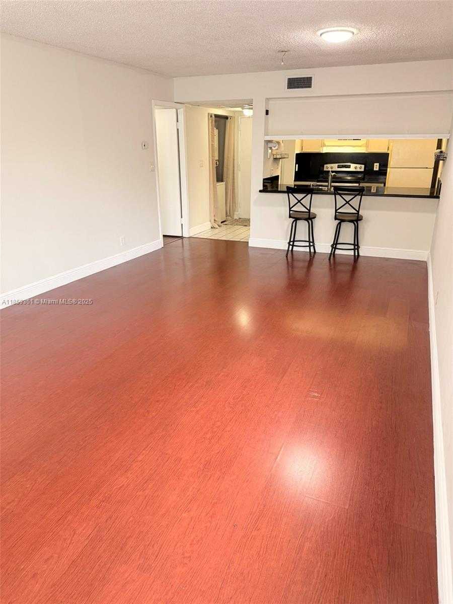Small Image of 8160 GENEVA CT #205, Doral Number 2