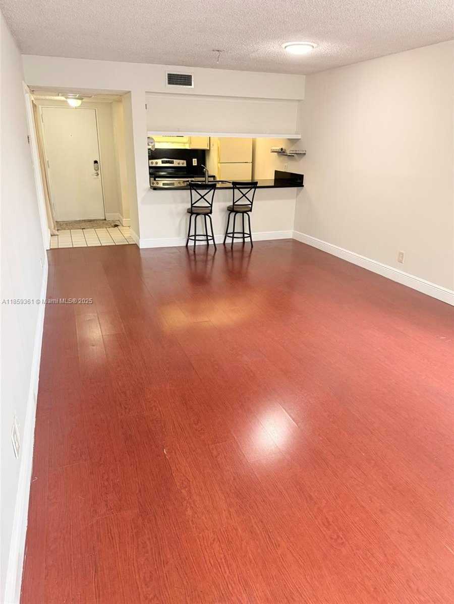 Small Image of 8160 GENEVA CT #205, Doral Number 3
