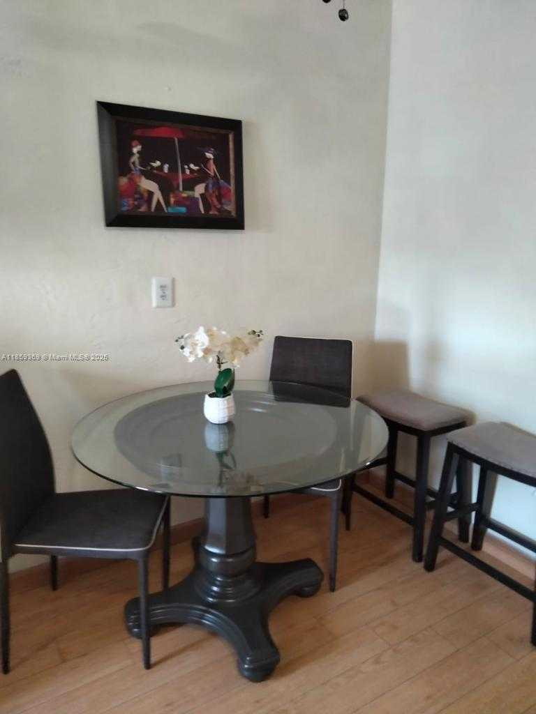 Small Image of 4015 INDIAN CREEK DR #302, Miami Beach Number 9