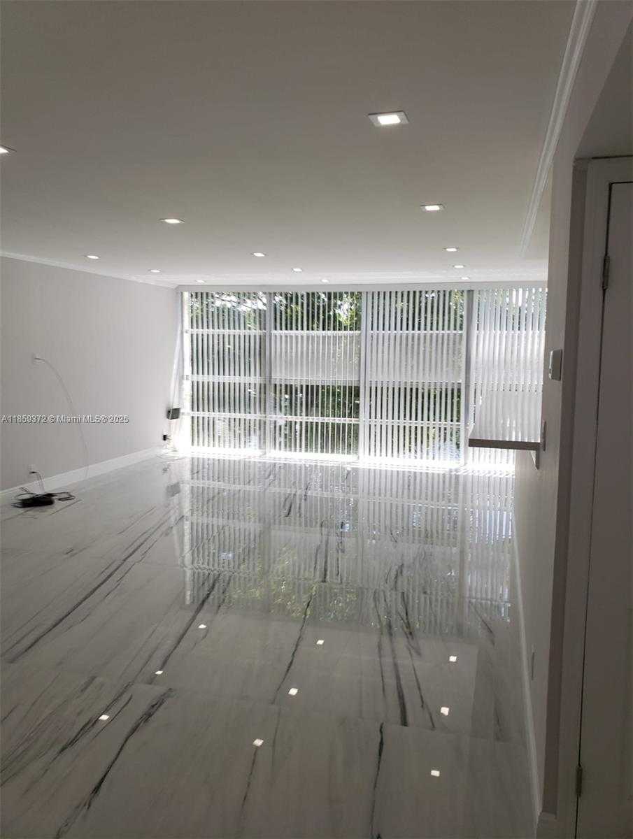 Small Image of 601 THREE ISLANDS BLVD #301, Hallandale Beach Number 12