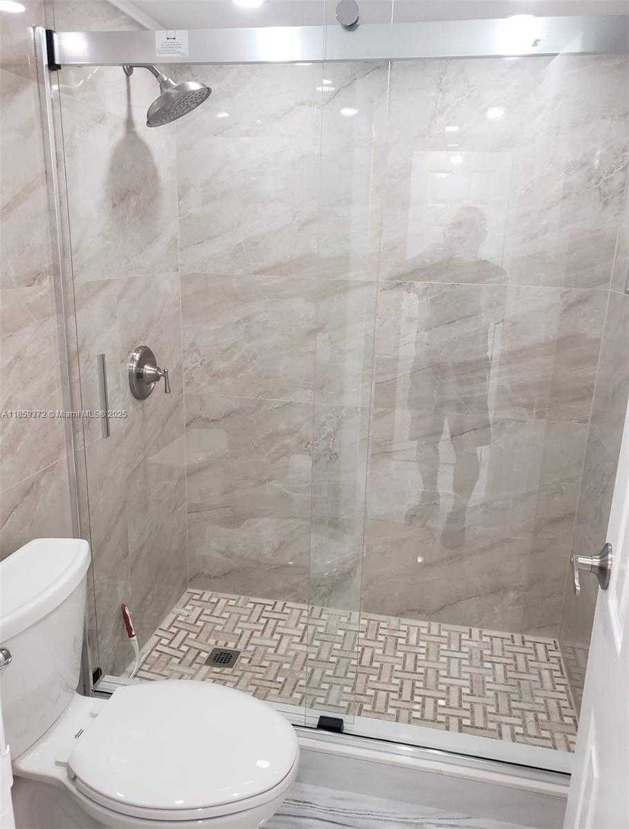 Small Image of 601 THREE ISLANDS BLVD #301, Hallandale Beach Number 7