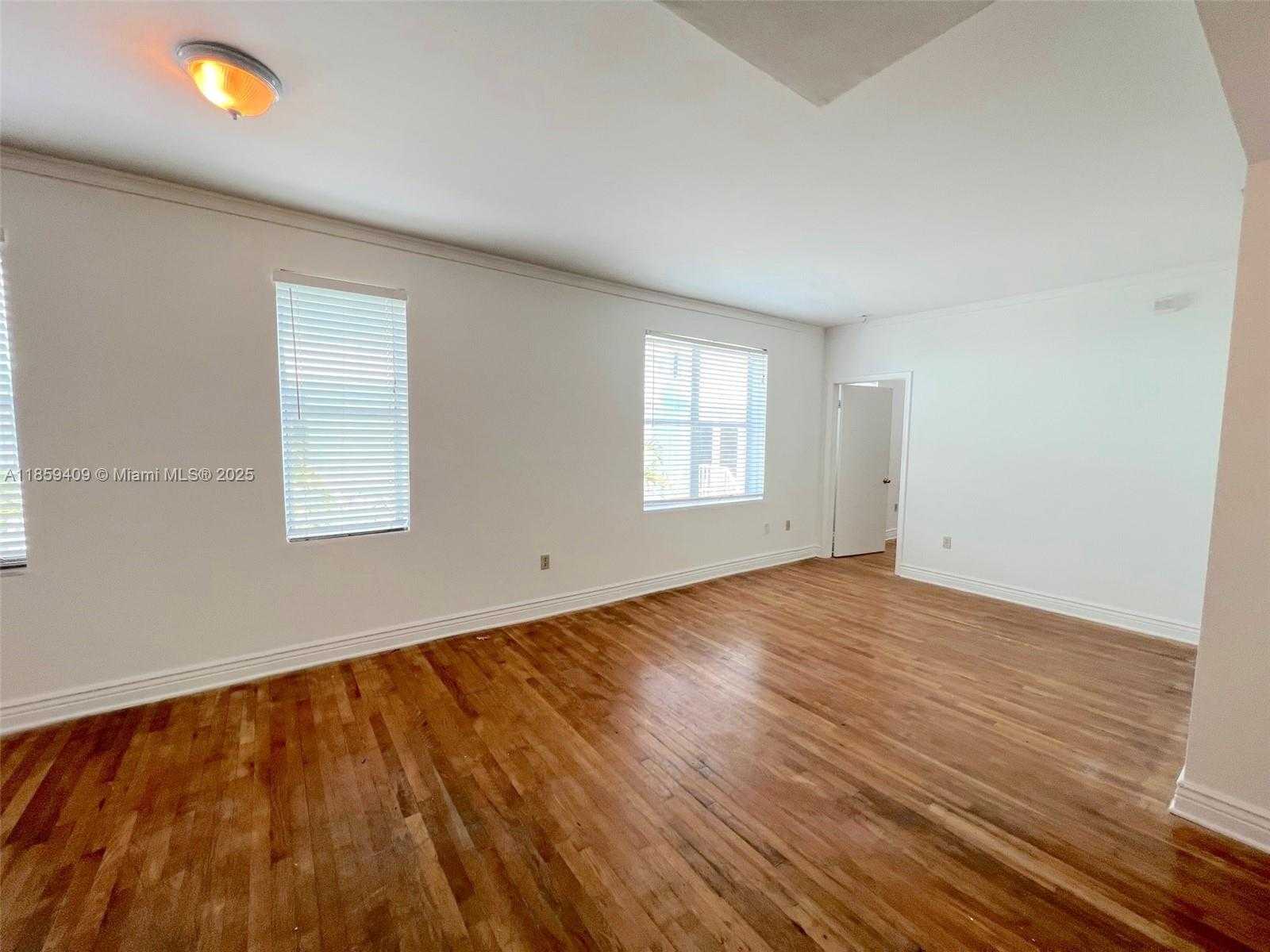 Small Image of 1502 JEFFERSON AVE #101, Miami Beach Number 2