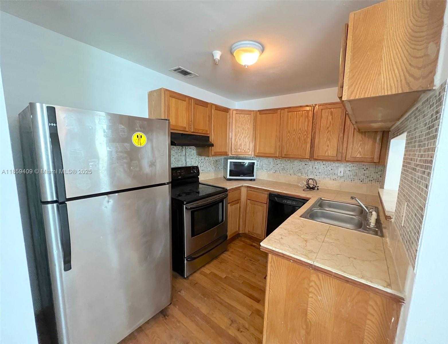 Small Image of 1502 JEFFERSON AVE #101, Miami Beach Number 4