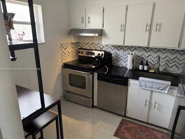 Small Image of 1150 COLLINS AVE #503, Miami Beach Number 11