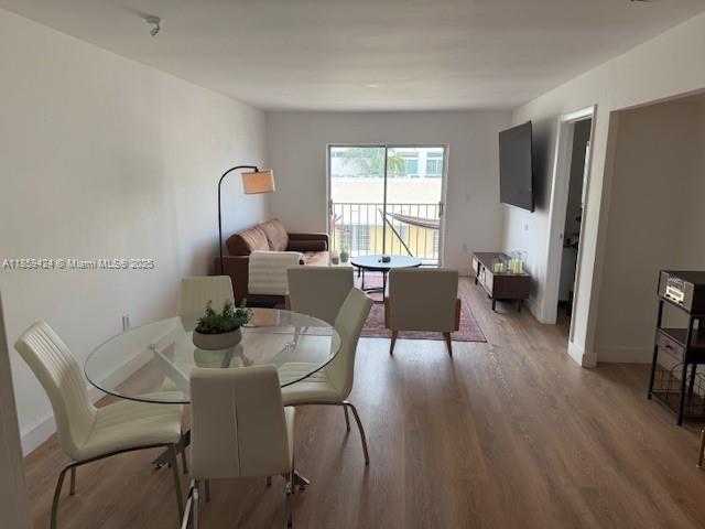 Small Image of 1150 COLLINS AVE #503, Miami Beach Number 4