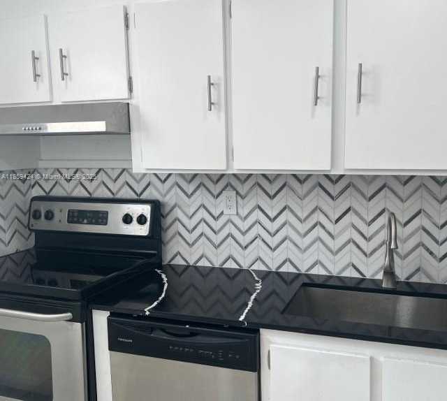 Small Image of 1150 COLLINS AVE #503, Miami Beach Number 7