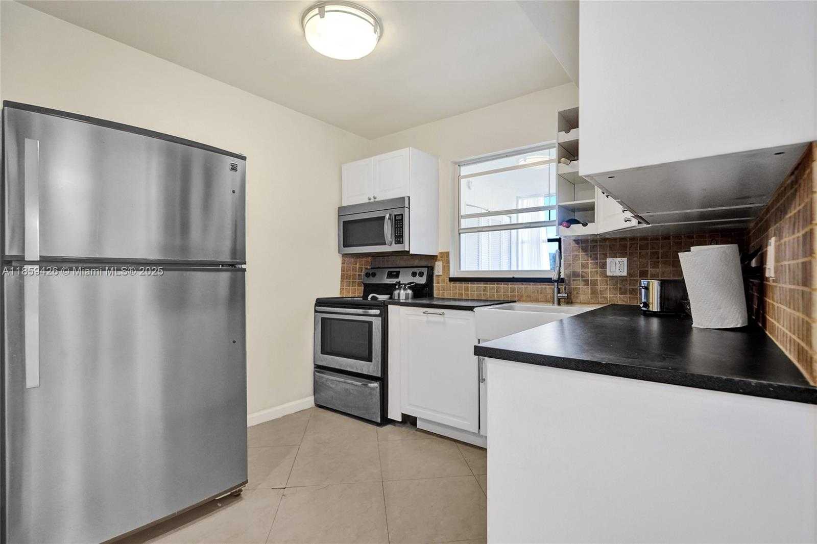 Small Image of 2017 SOUTH OCEAN DR #305, Hallandale Beach Number 12