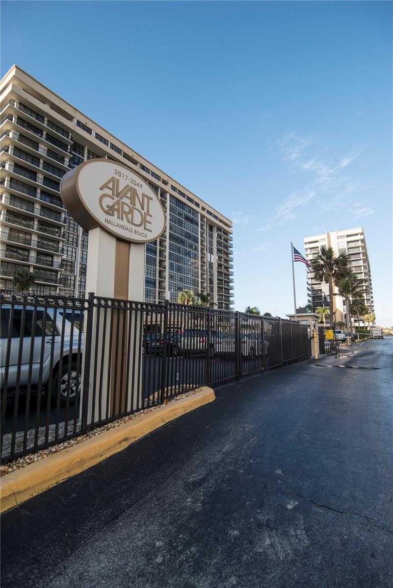 Small Image of 2017 SOUTH OCEAN DR #305, Hallandale Beach Number 25