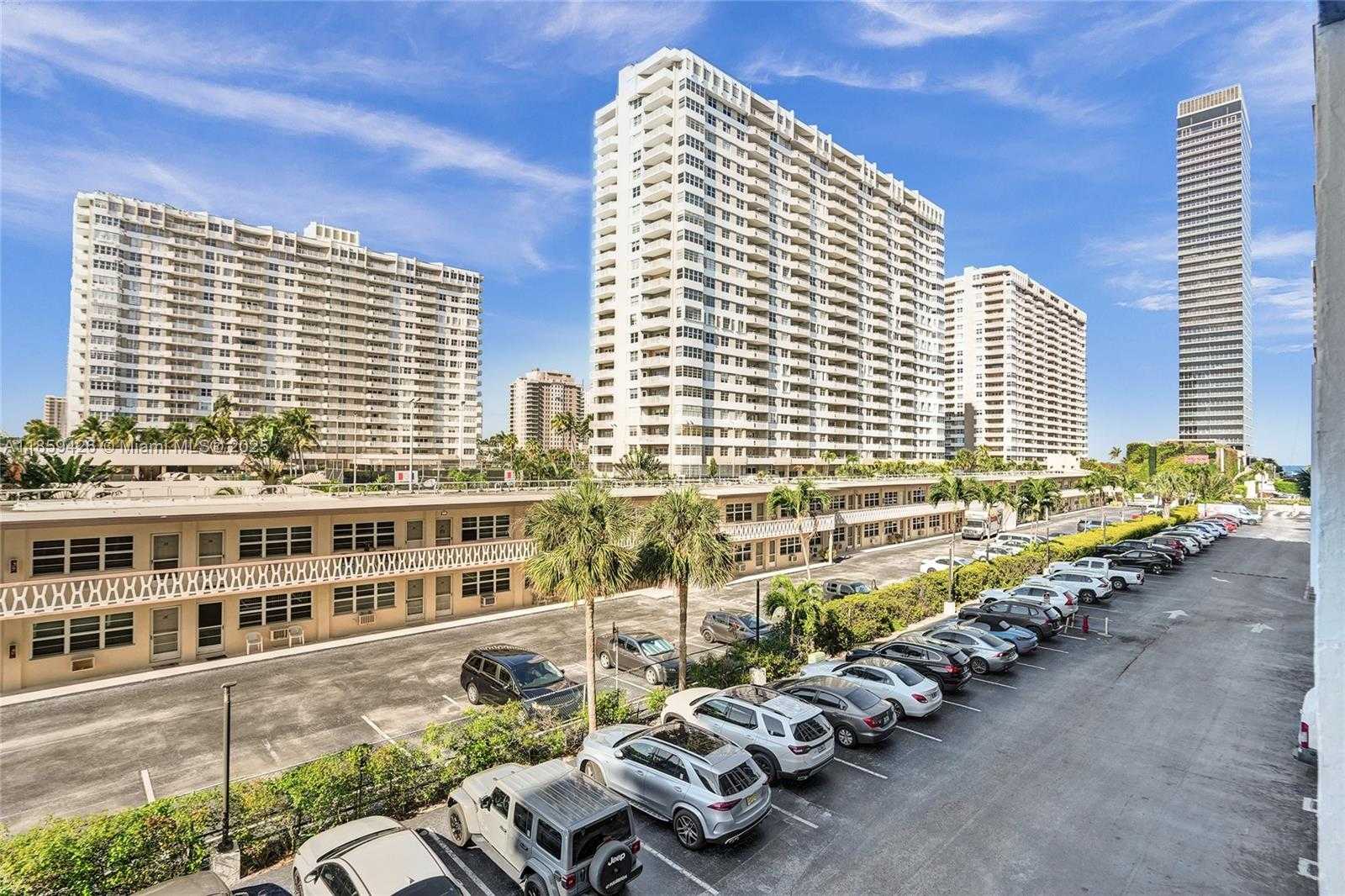 Small Image of 2017 SOUTH OCEAN DR #305, Hallandale Beach Number 27