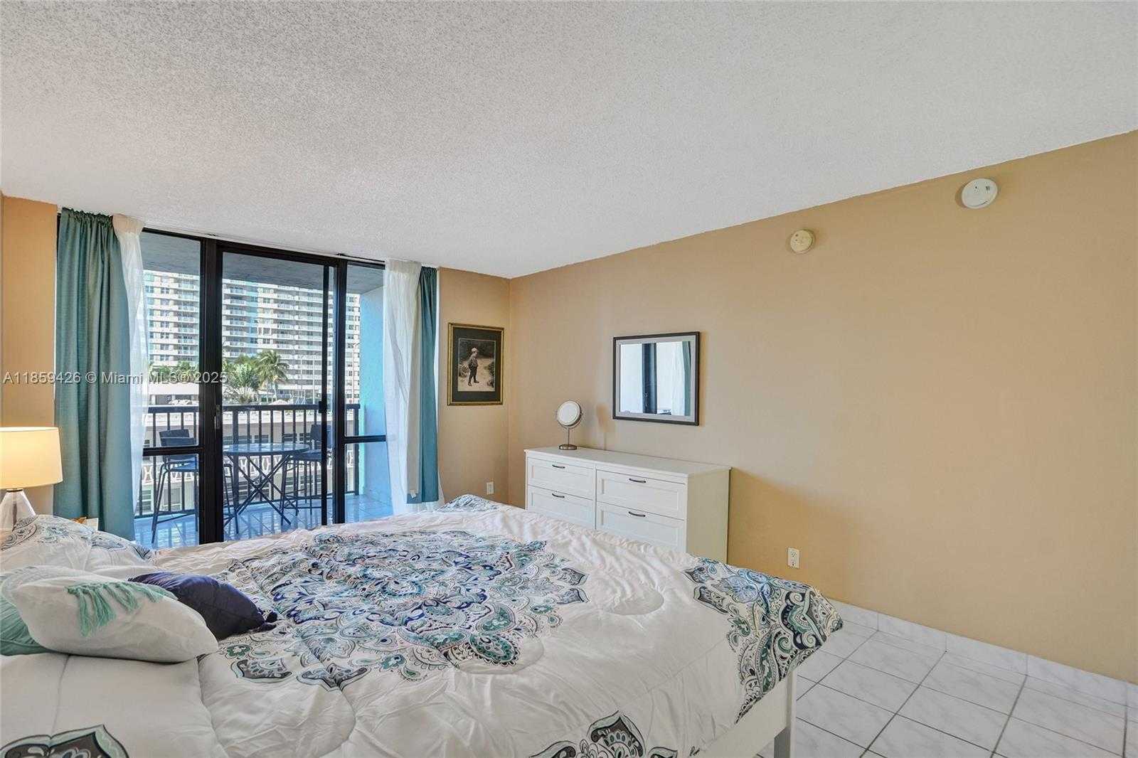 Small Image of 2017 SOUTH OCEAN DR #305, Hallandale Beach Number 9