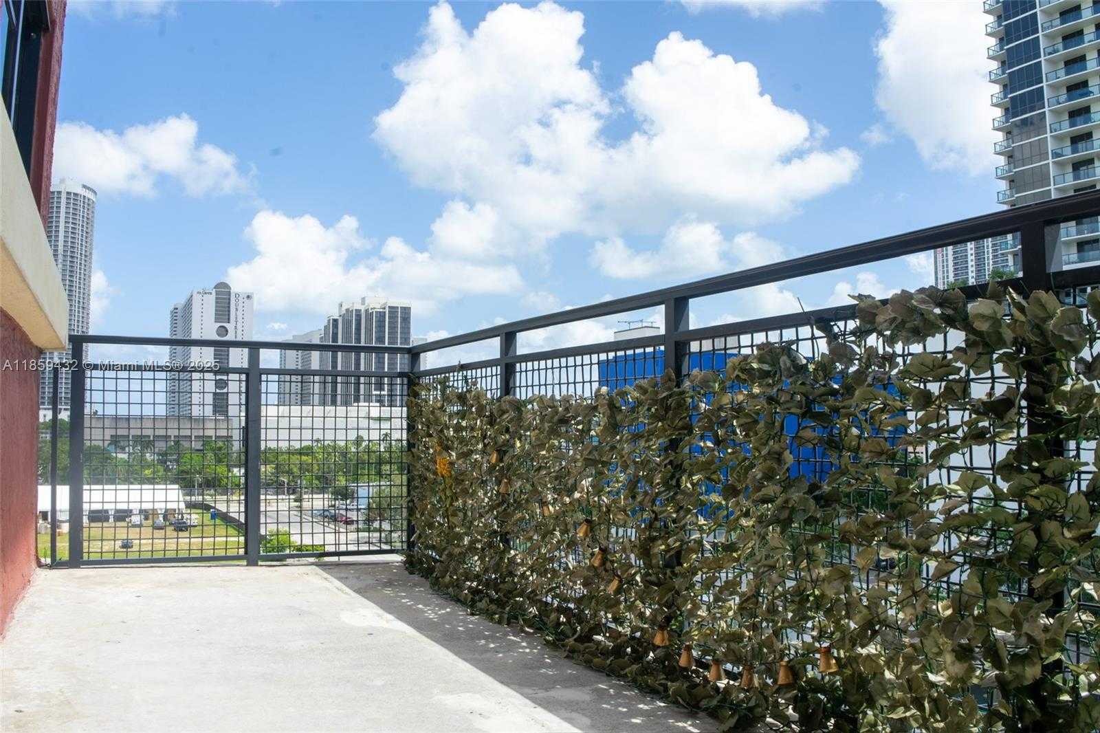 Small Image of 1749 NORTH EAST MIAMI CT #510, Miami Number 13