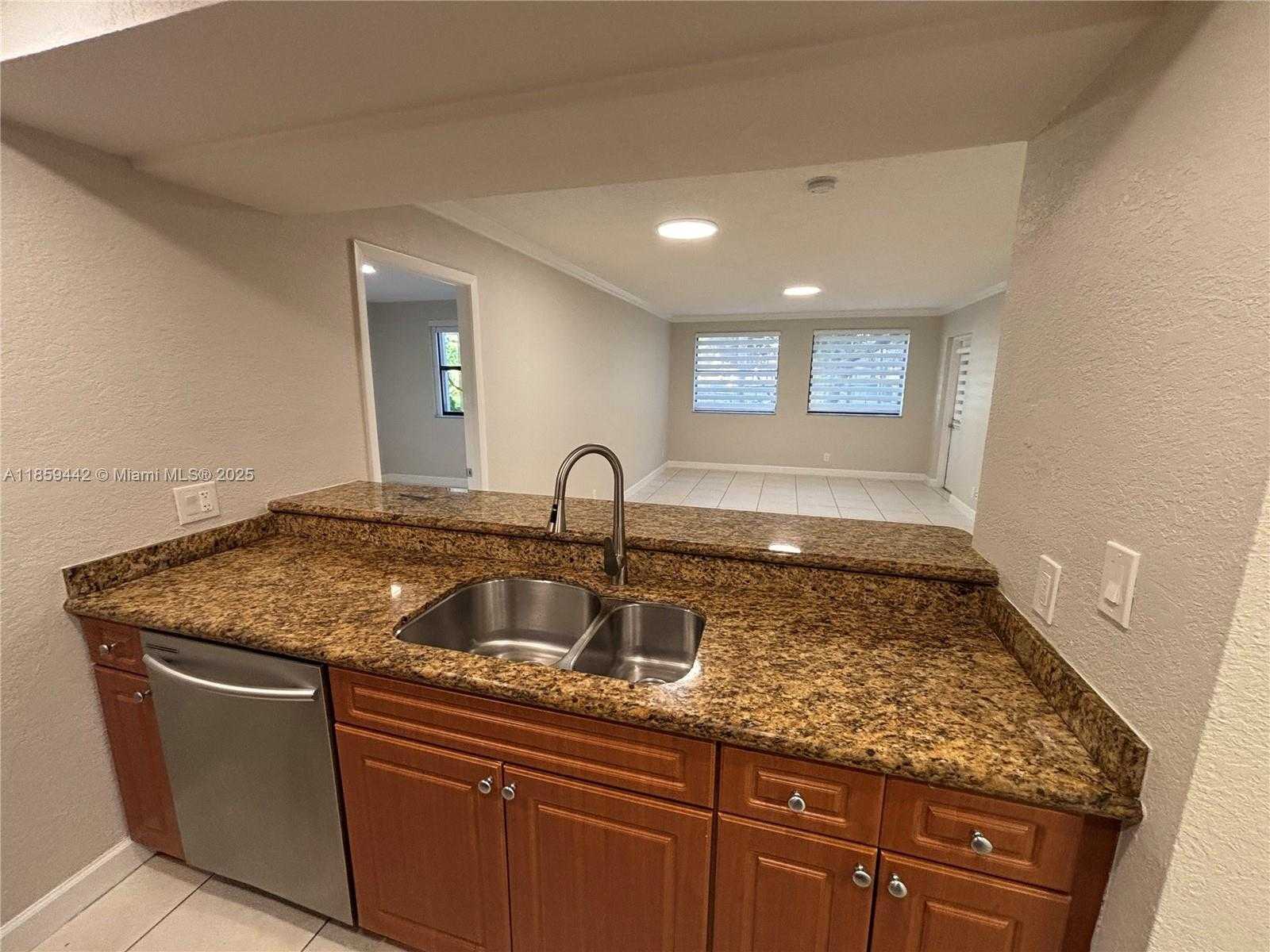 Small Image of 8180 GENEVA CT #126, Doral Number 3