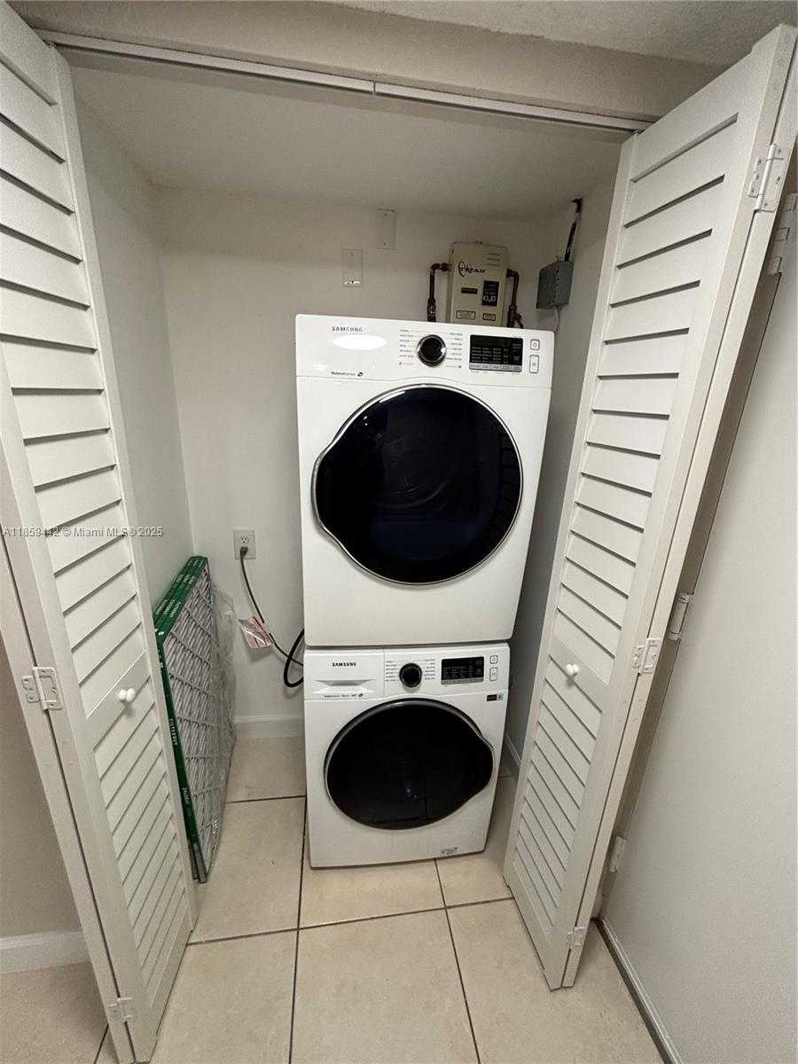 Small Image of 8180 GENEVA CT #126, Doral Number 9