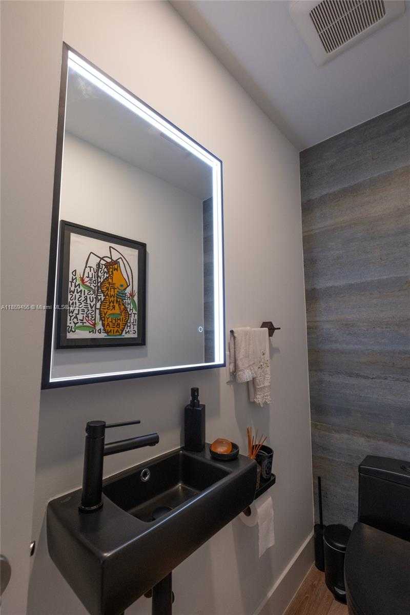 Small Image of 2354 ALTON RD, Miami Beach Number 10