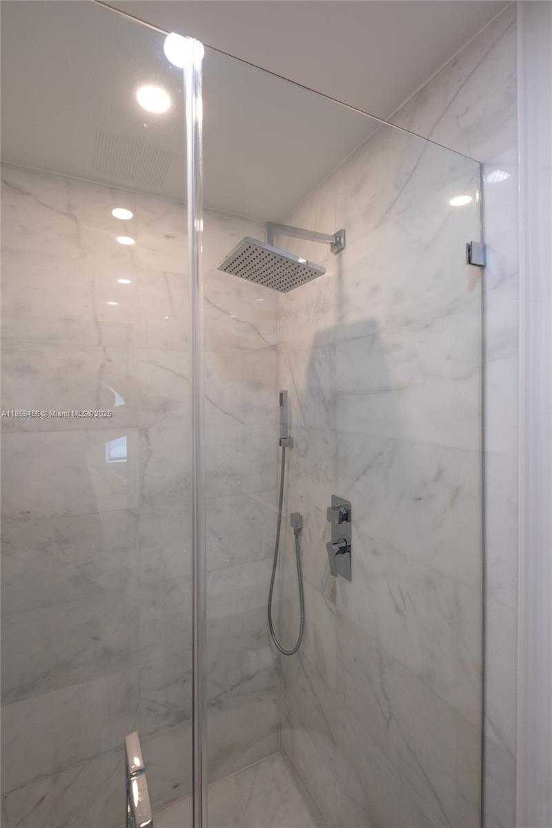 Small Image of 2354 ALTON RD, Miami Beach Number 13