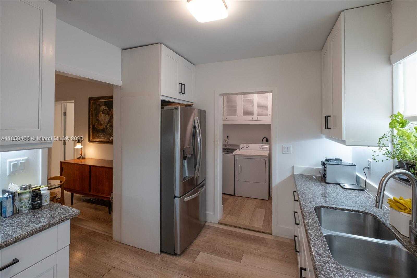 Small Image of 2354 ALTON RD, Miami Beach Number 19