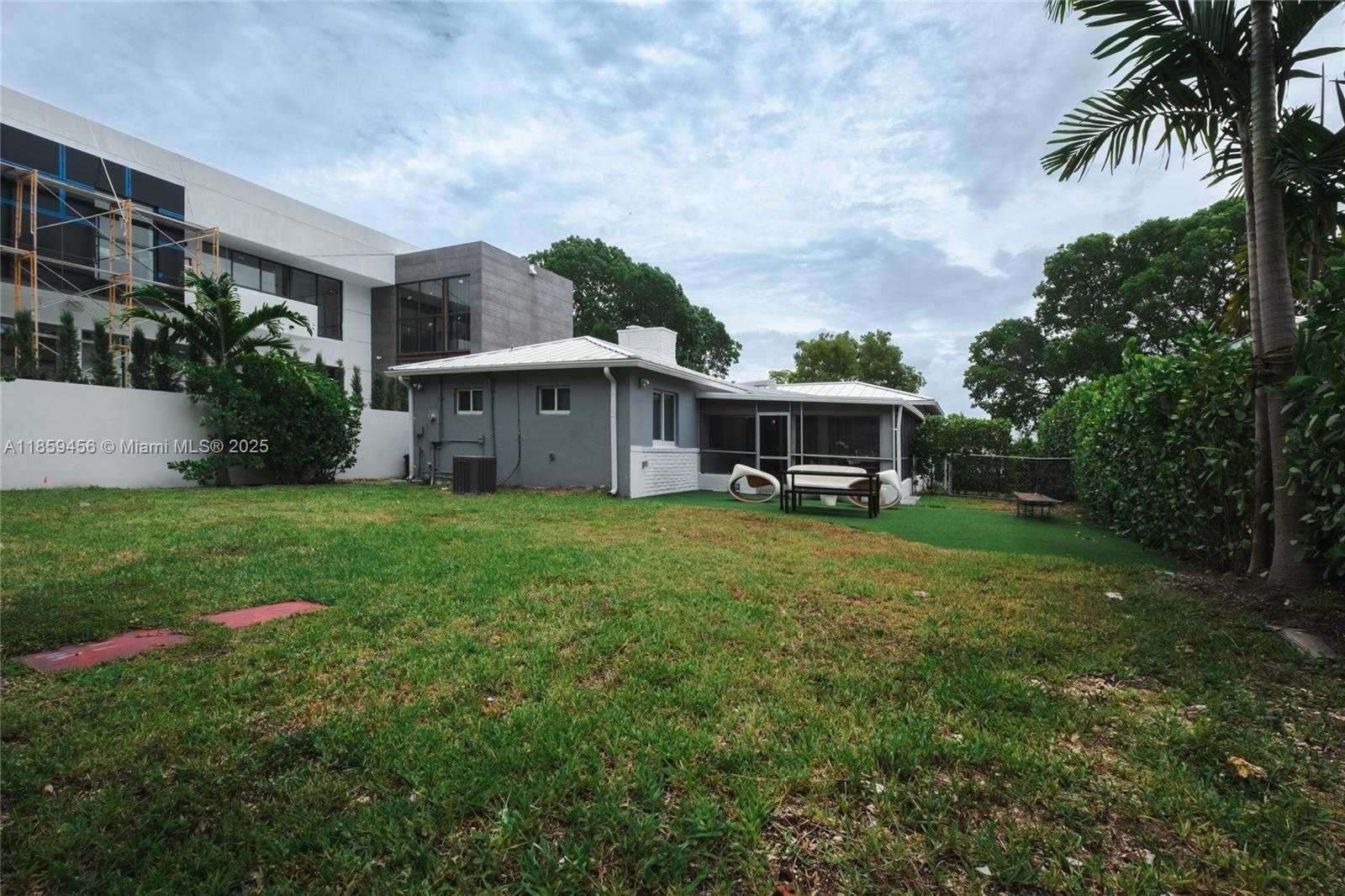 Small Image of 2354 ALTON RD, Miami Beach Number 22