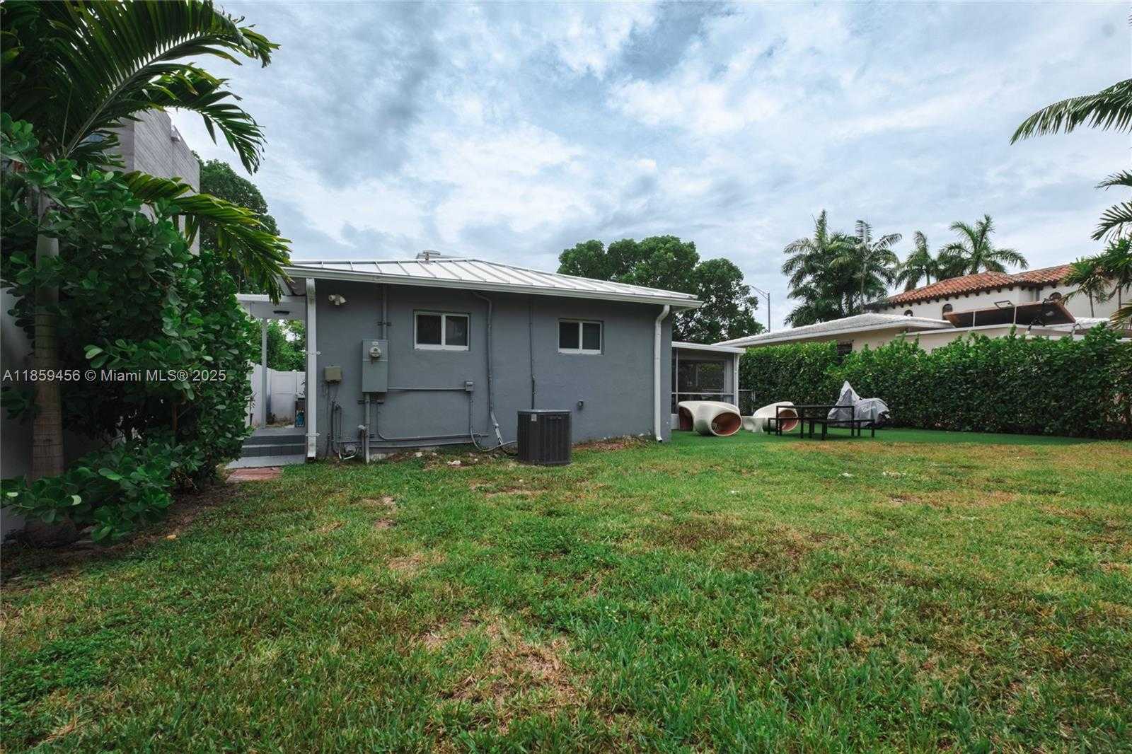 Small Image of 2354 ALTON RD, Miami Beach Number 23