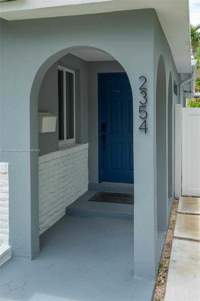 Small Image of 2354 ALTON RD, Miami Beach Number 3