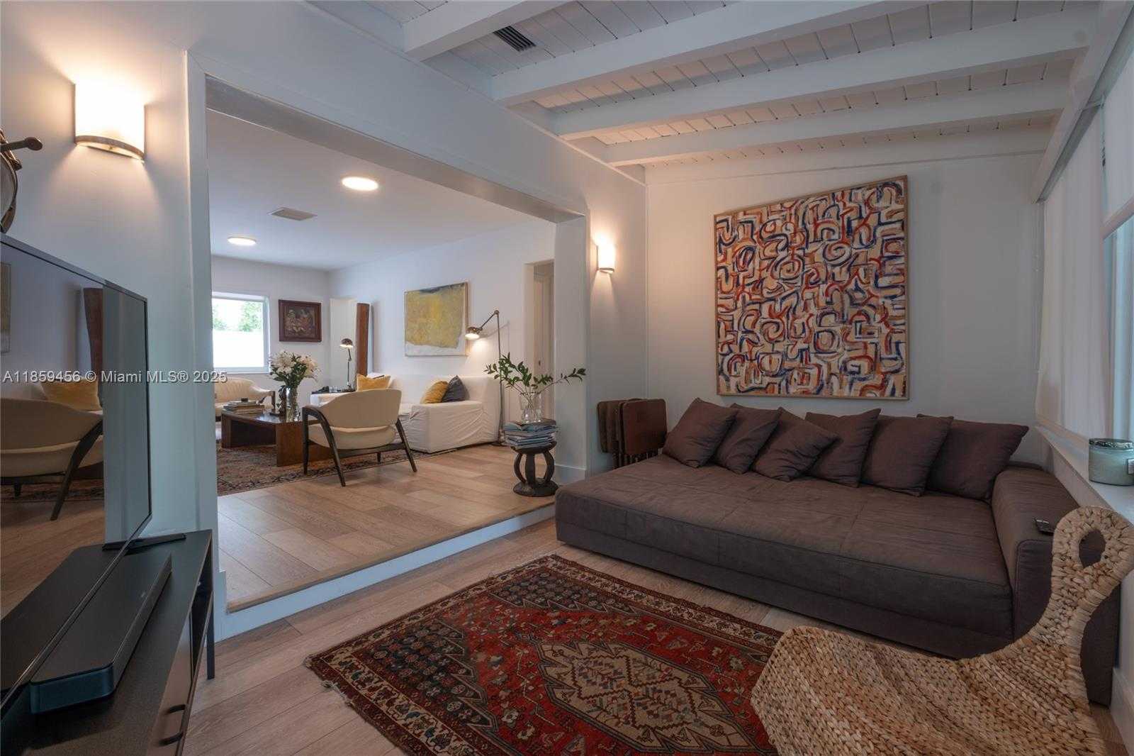 Small Image of 2354 ALTON RD, Miami Beach Number 6