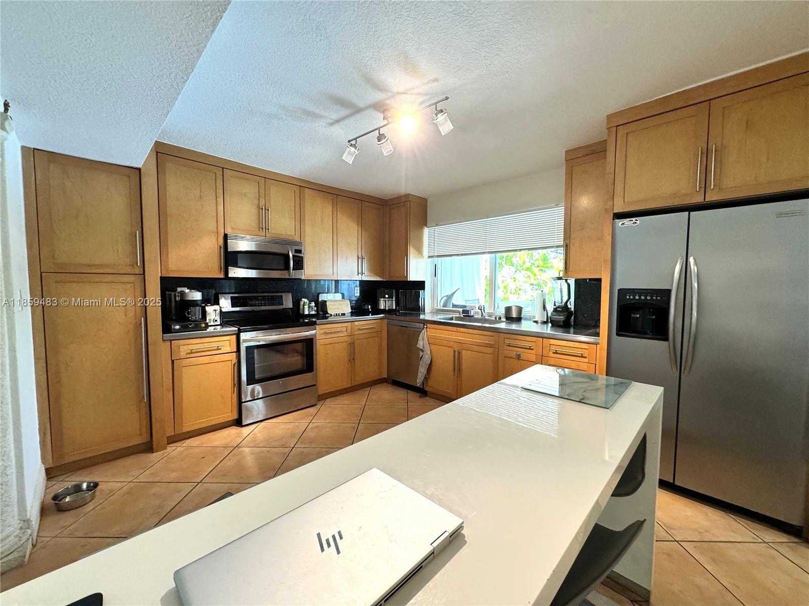 Small Image of 257 ATLANTIC ISLE, Sunny Isles Beach Number 26