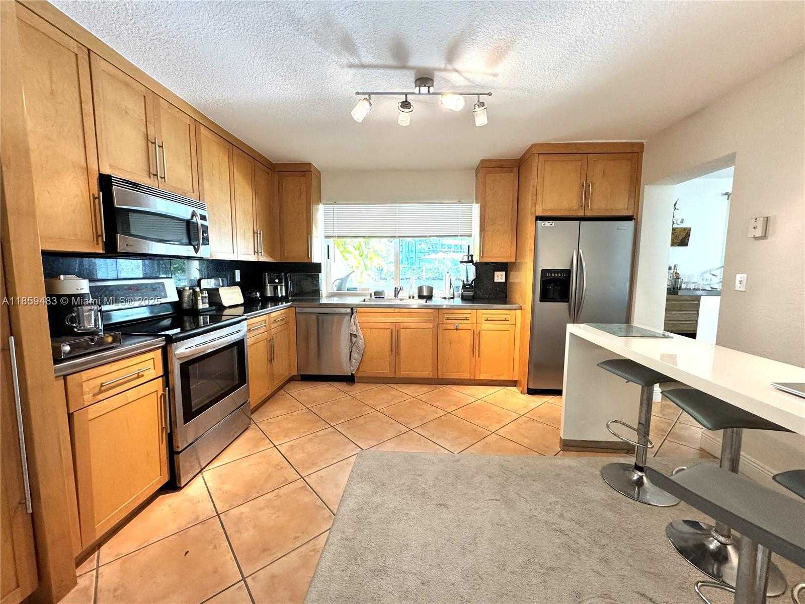 Small Image of 257 ATLANTIC ISLE, Sunny Isles Beach Number 27