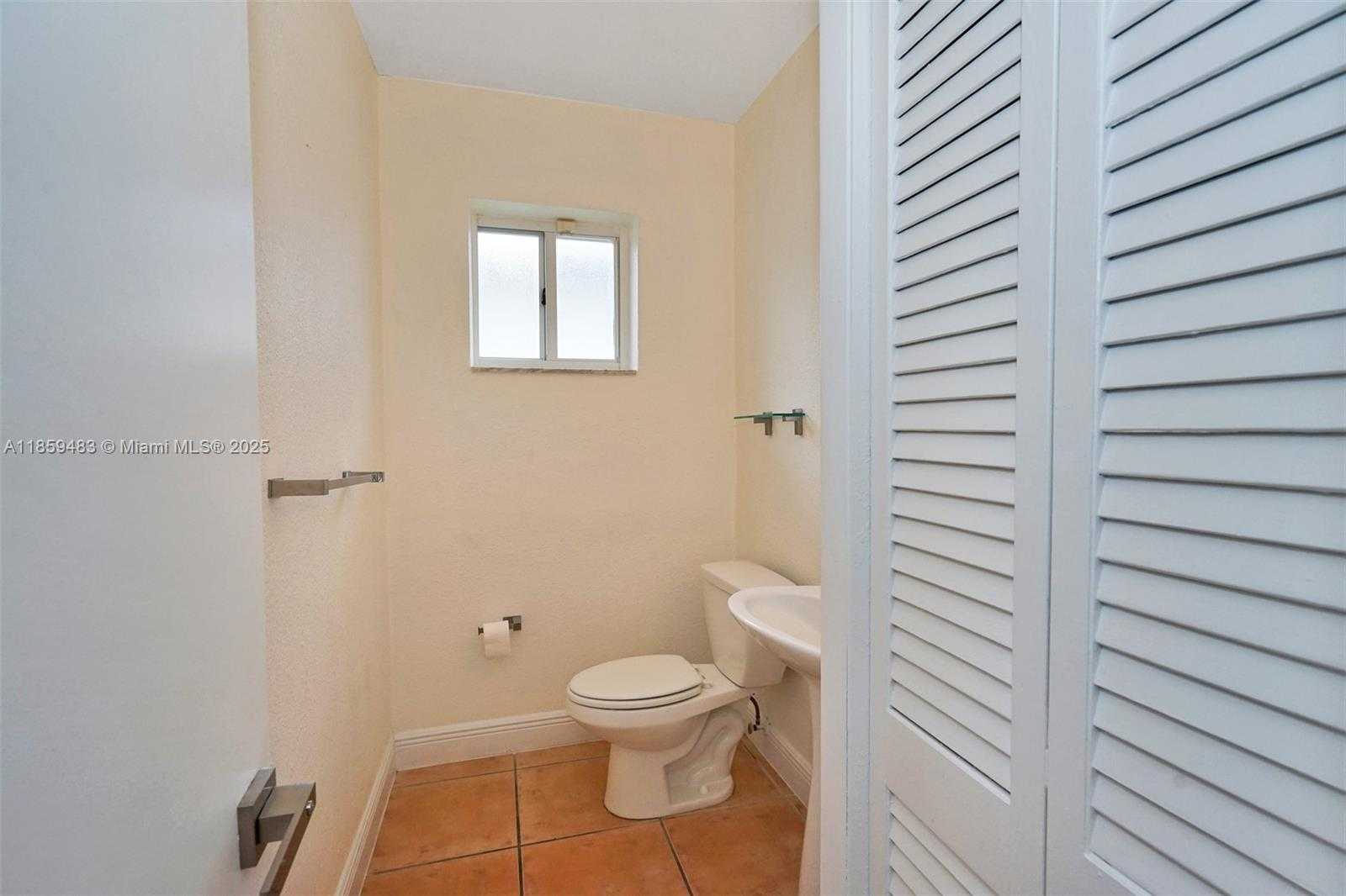 Small Image of 257 ATLANTIC ISLE, Sunny Isles Beach Number 29