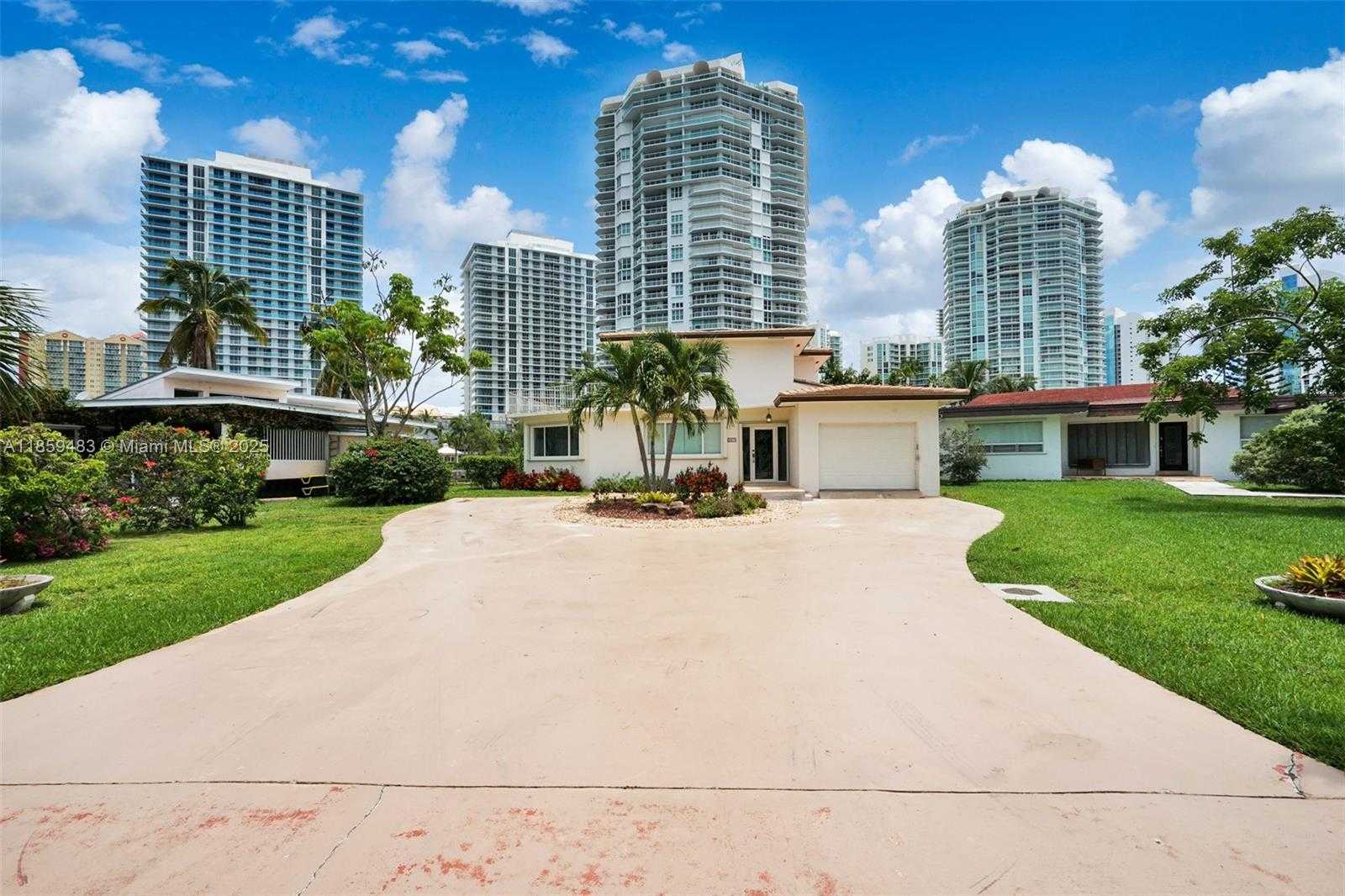Small Image of 257 ATLANTIC ISLE, Sunny Isles Beach Number 3