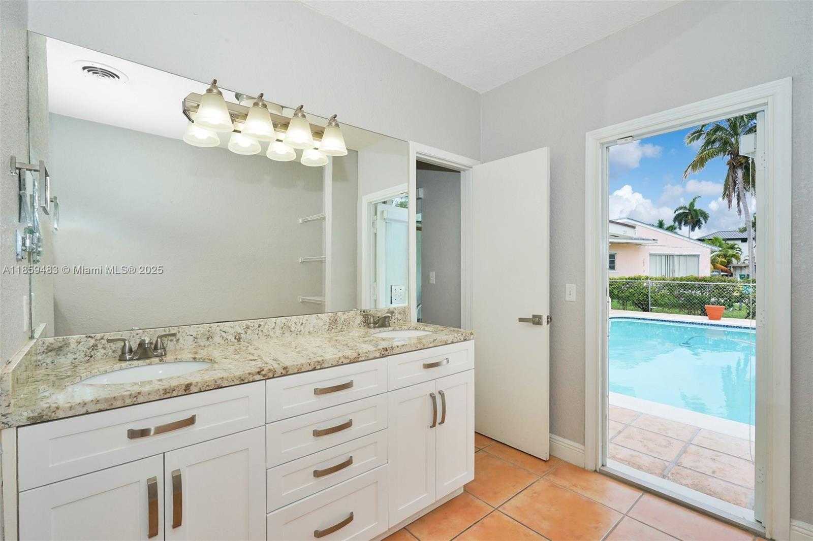 Small Image of 257 ATLANTIC ISLE, Sunny Isles Beach Number 34