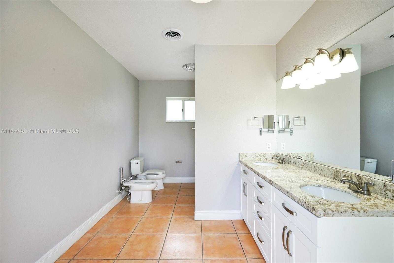 Small Image of 257 ATLANTIC ISLE, Sunny Isles Beach Number 35