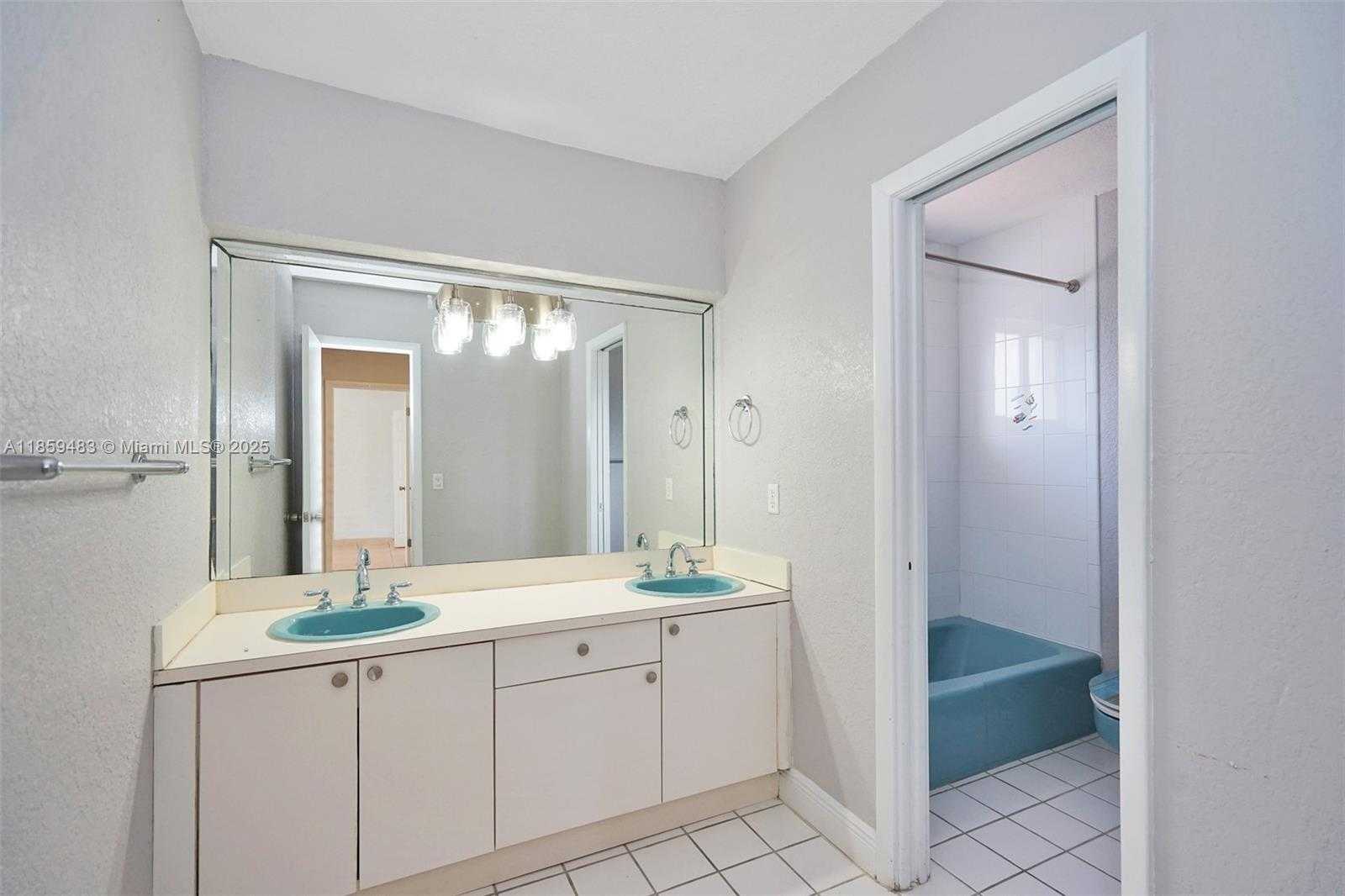 Small Image of 257 ATLANTIC ISLE, Sunny Isles Beach Number 39