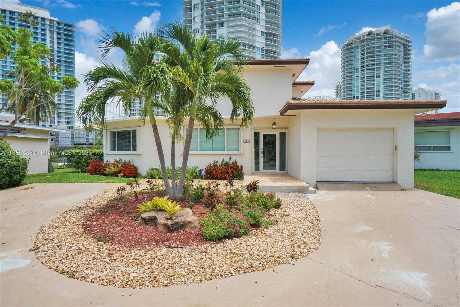 Small Image of 257 ATLANTIC ISLE, Sunny Isles Beach Number 4