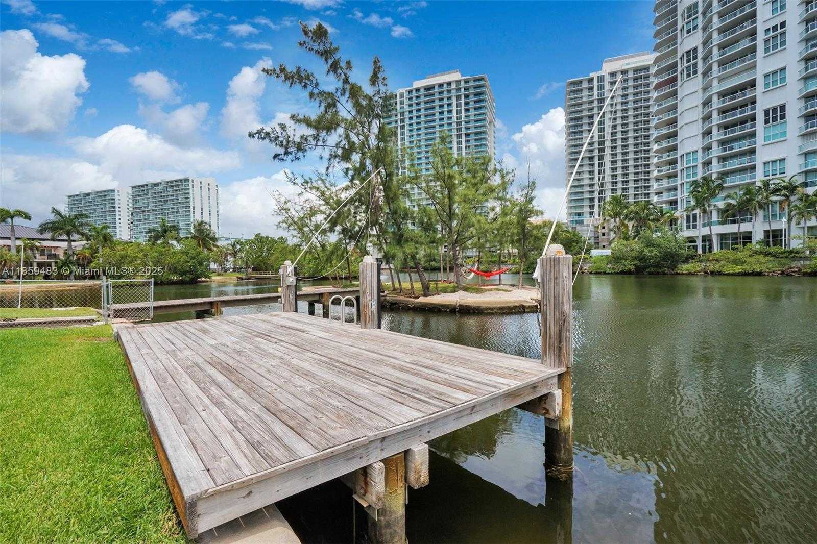 Small Image of 257 ATLANTIC ISLE, Sunny Isles Beach Number 7