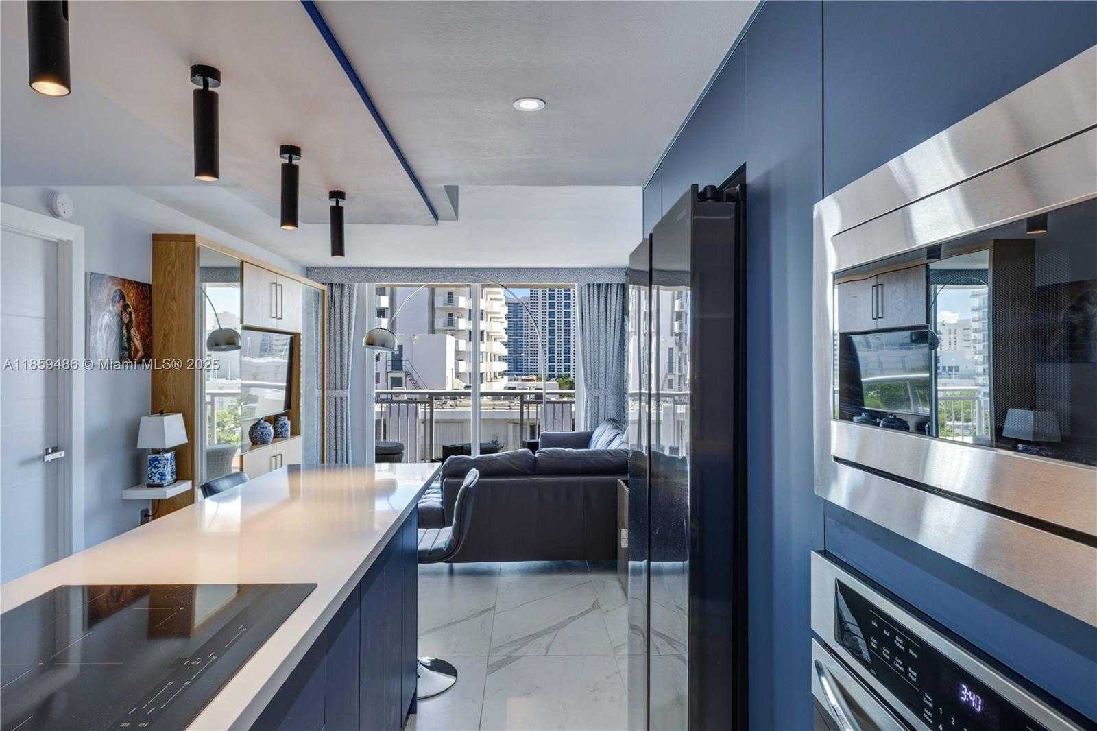Small Image of 1345 LINCOLN RD #1004, Miami Beach Number 2