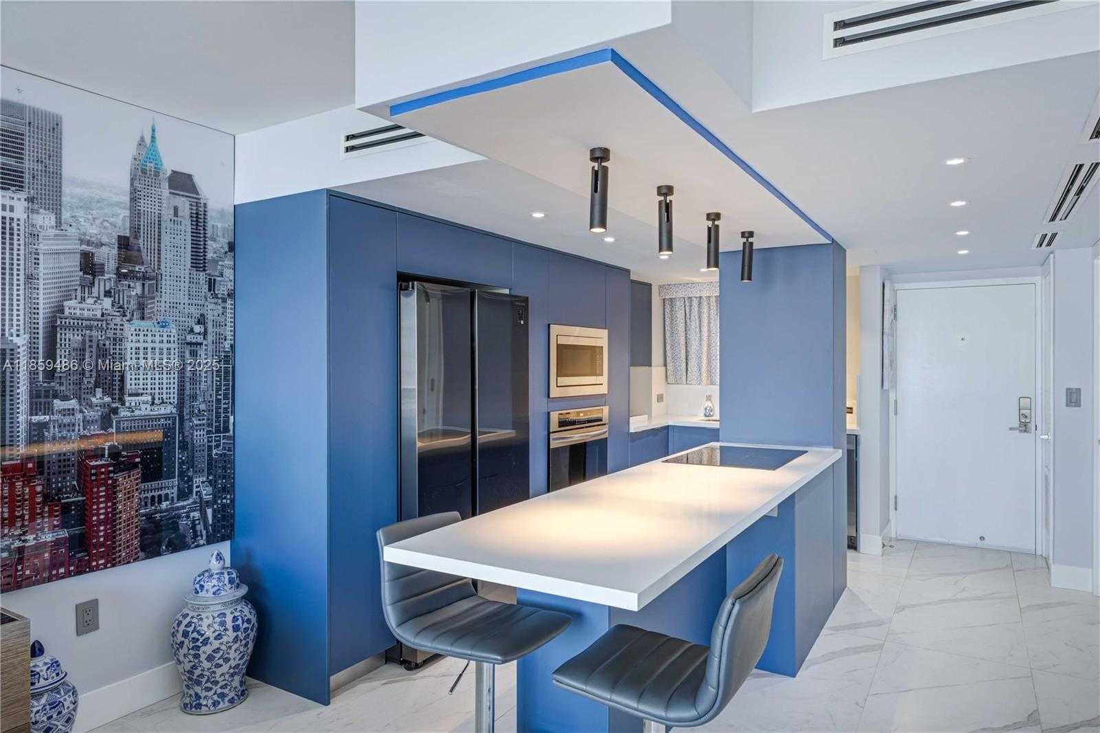 Small Image of 1345 LINCOLN RD #1004, Miami Beach Number 3