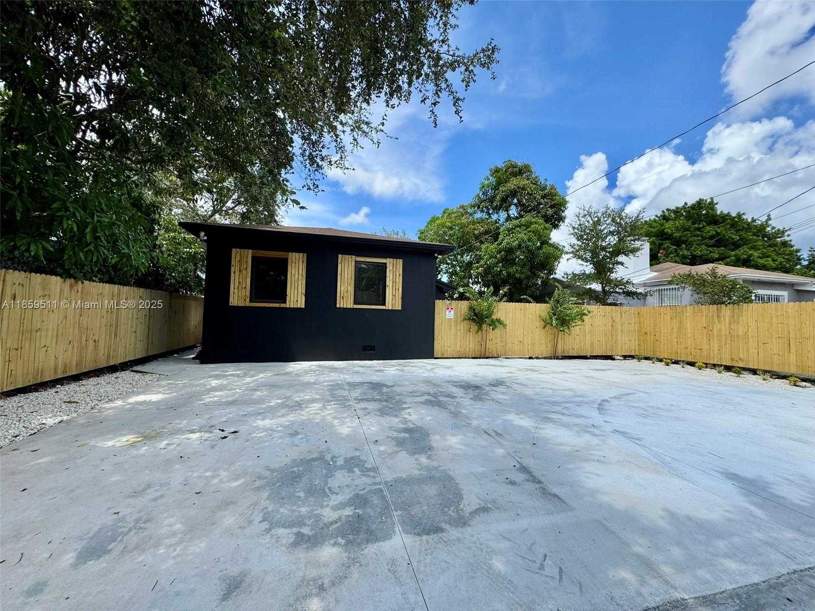 Small Image of 3 NORTH EAST 70TH ST #1, Miami Number 14