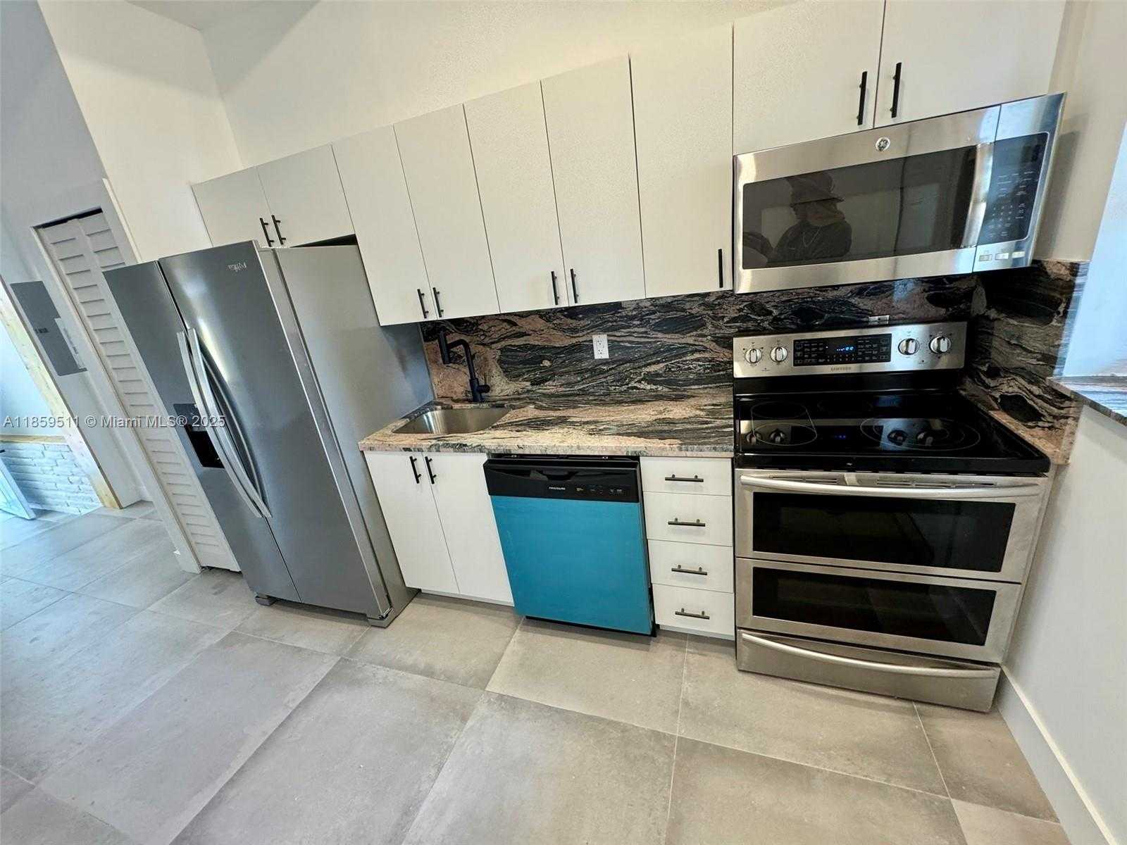 Small Image of 3 NORTH EAST 70TH ST #1, Miami Number 2