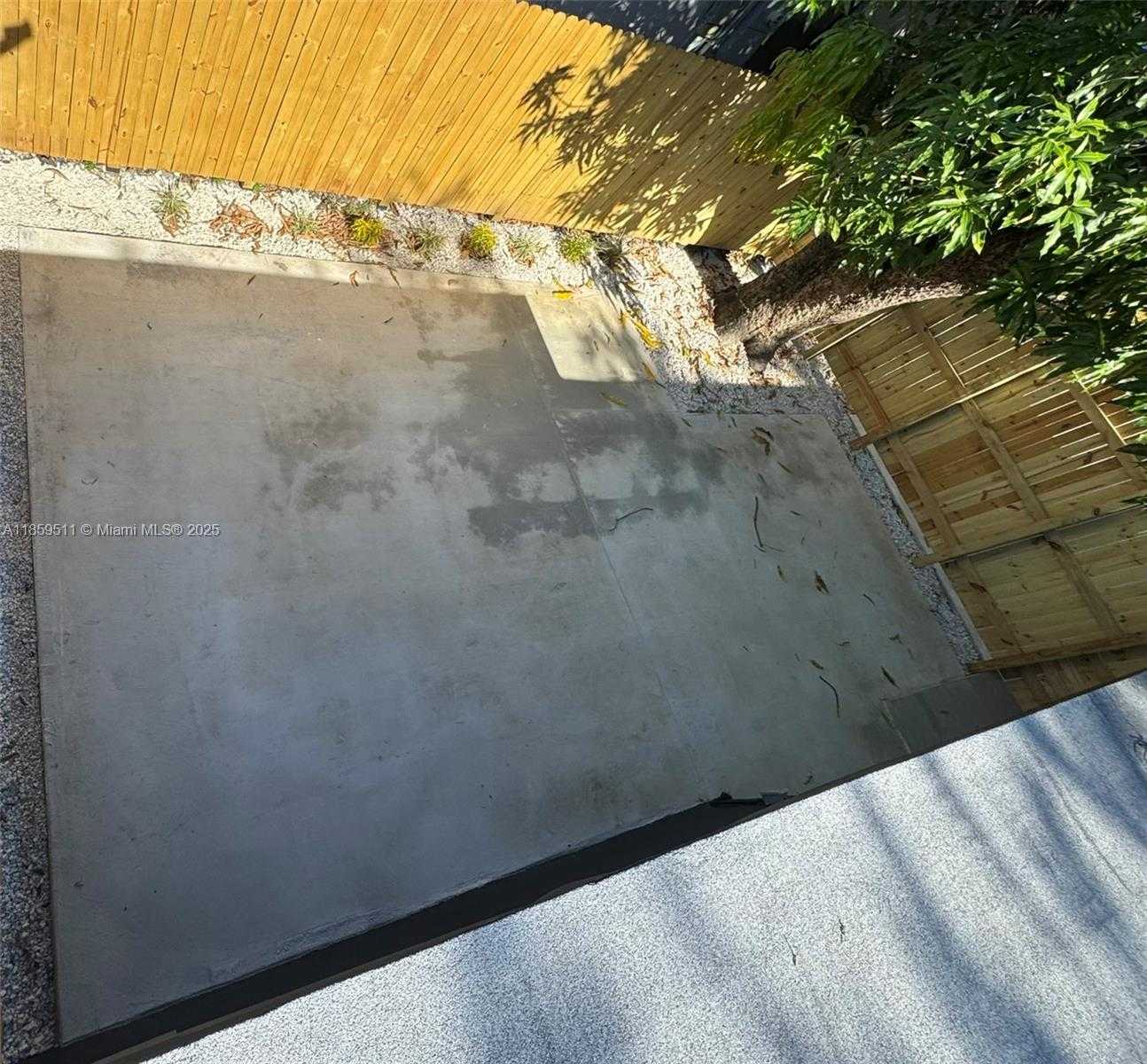 Small Image of 3 NORTH EAST 70TH ST #1, Miami Number 9