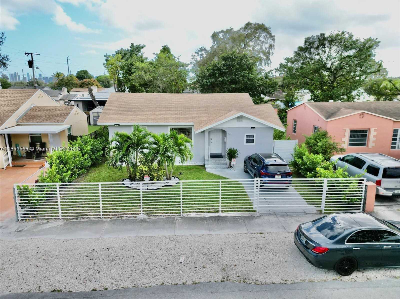 Small Image of 832 NORTH WEST 76TH ST, Miami Number 15