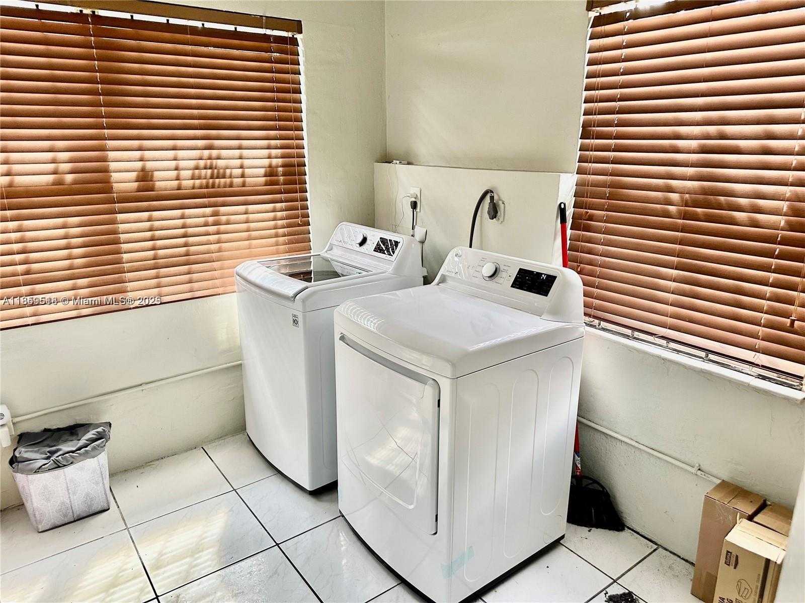 Small Image of 832 NORTH WEST 76TH ST, Miami Number 6